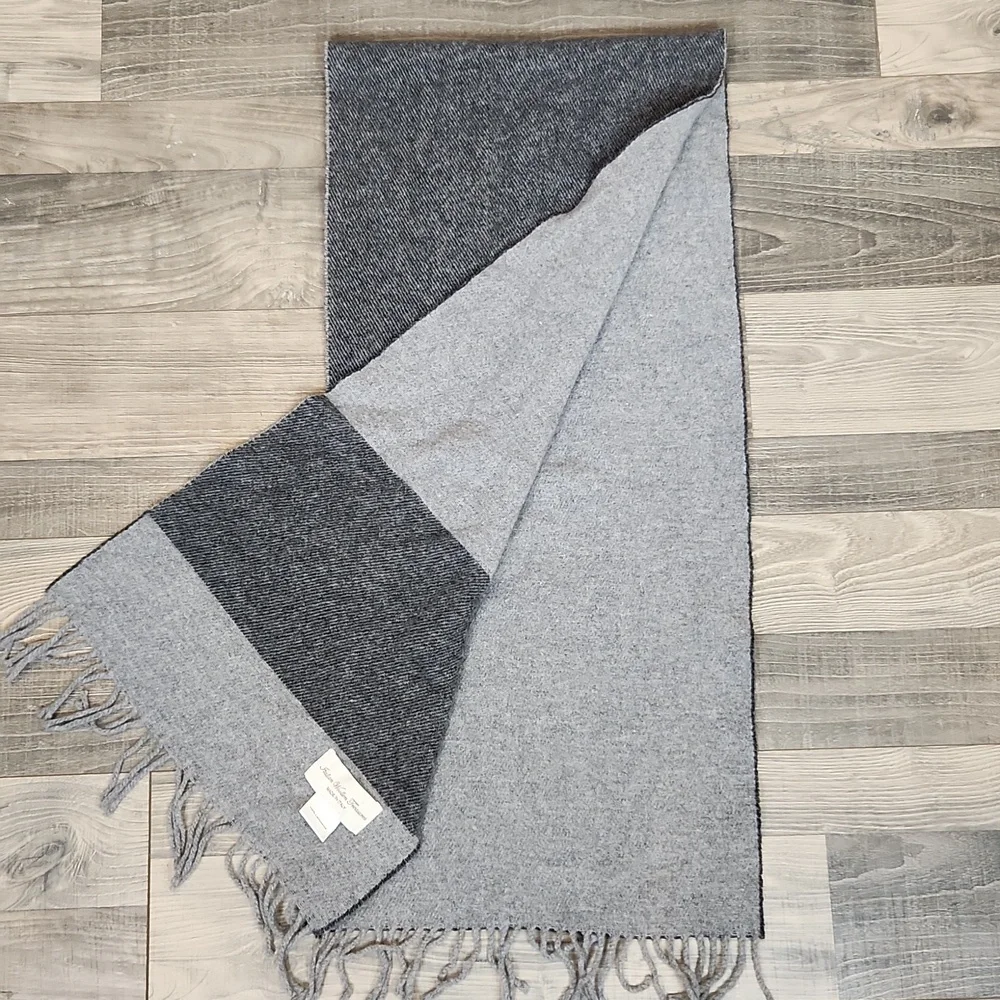 Italian Woollen Treasures Gray Lambswool Scarf with Fringe‎
